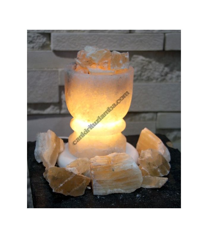 Salzlampe in Schale-Form aus rotem Salz mit Salzstückchen (klein)