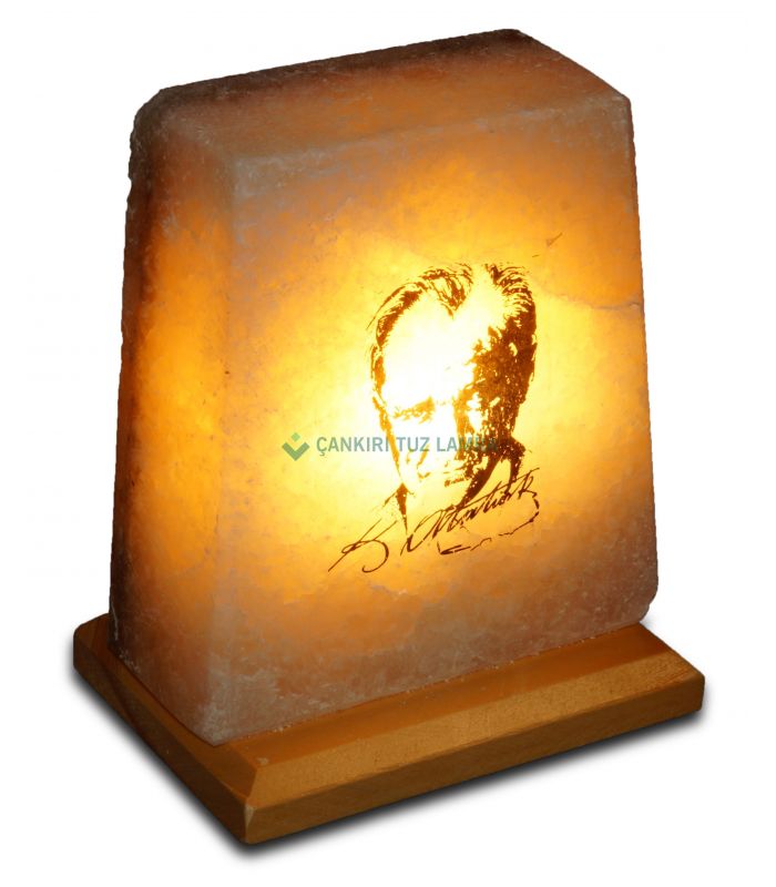 Salzlampe mit Kemal-Atatürk-Motiv