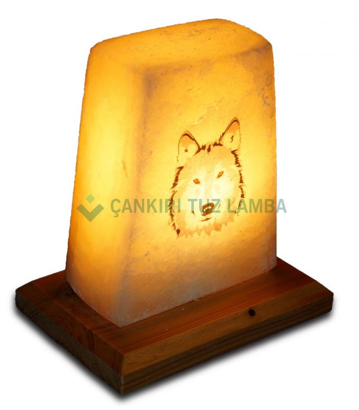Salzlampe mit Wolfsgesicht-Design